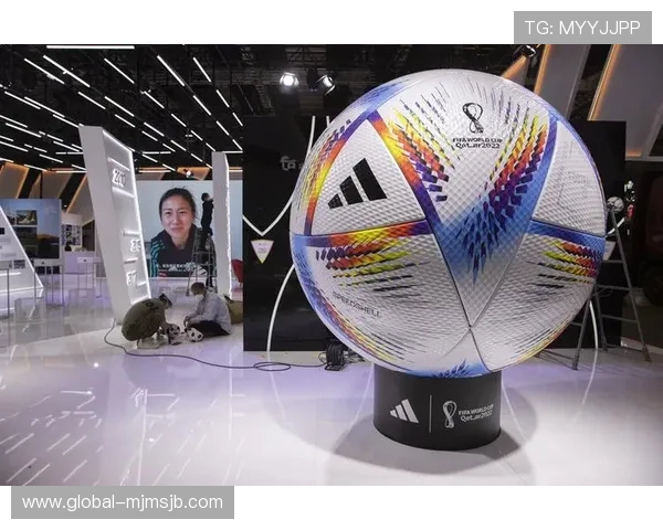 卡塔尔世界杯用球的外观设计灵感与文化元素融合