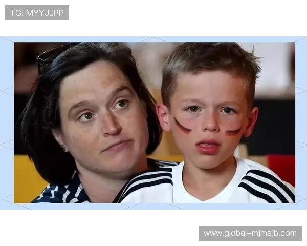 韩国队在世界杯中以2：0战胜德国，比赛过程中的战术调整与关键因素详解